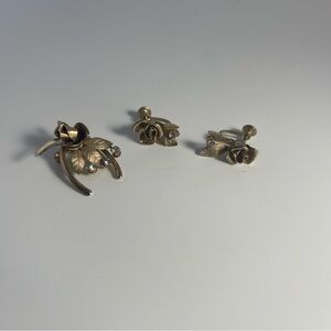 Vintage rose with crystal gold tone brooch clip earrings set